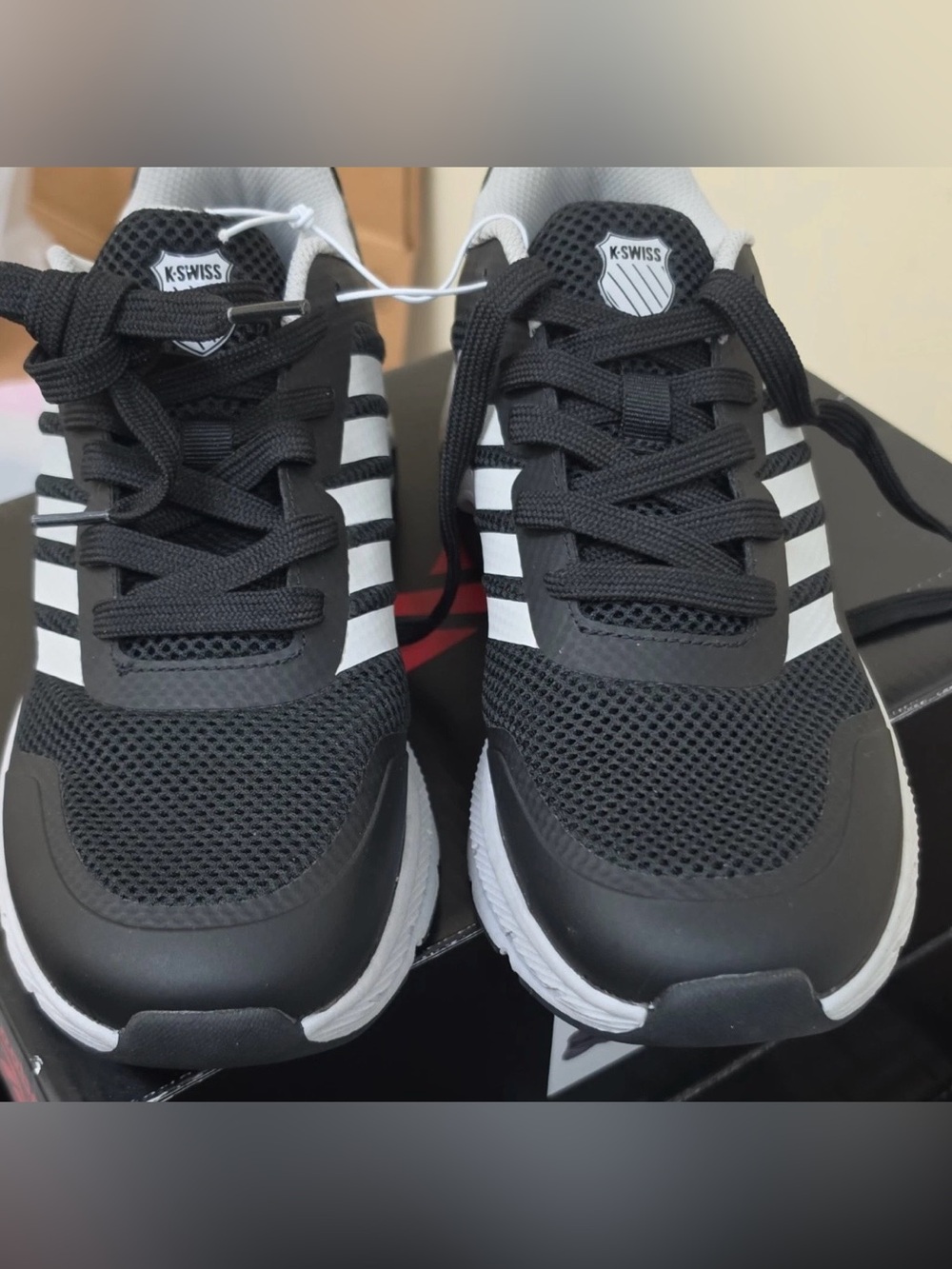 K-Swiss Men's Black and White Mesh Lace-Up Sneakers
